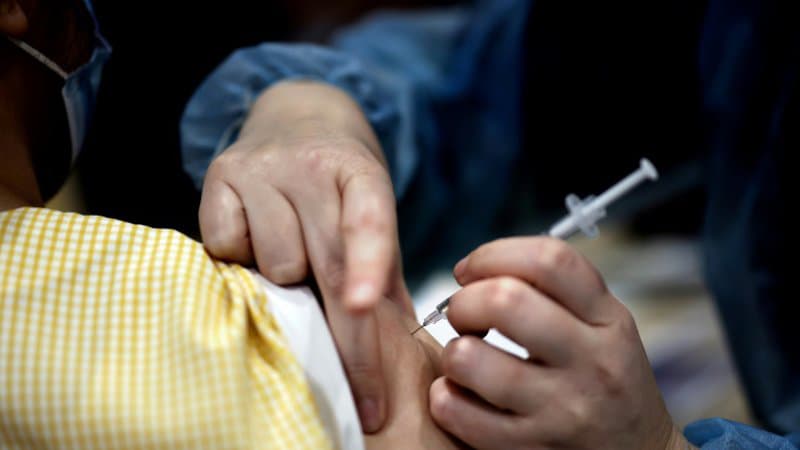 En-region-parisienne-une-centaine-de-centres-de-vaccination-resteront-ouverts-samedi-et-dimanche-pour-ecouler-une-allocation-exceptionnelle-de-51000-doses-de-vaccins-Pfizer-981416