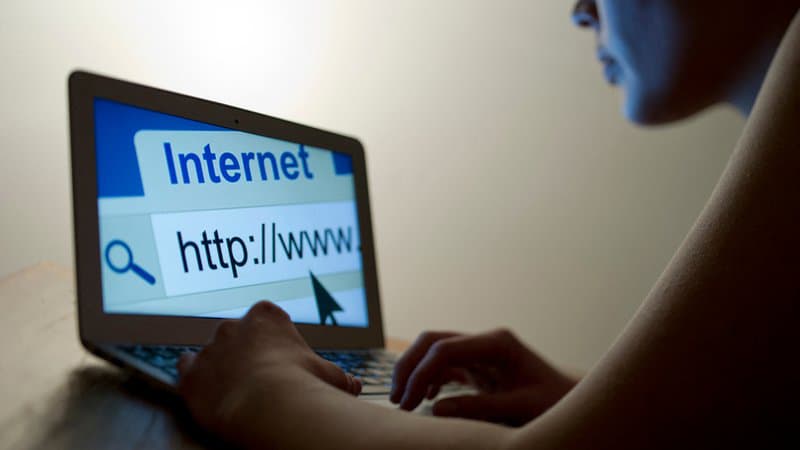 Les Français s’informent en moyenne moins de 5 minutes par jour sur internet, selon une étude