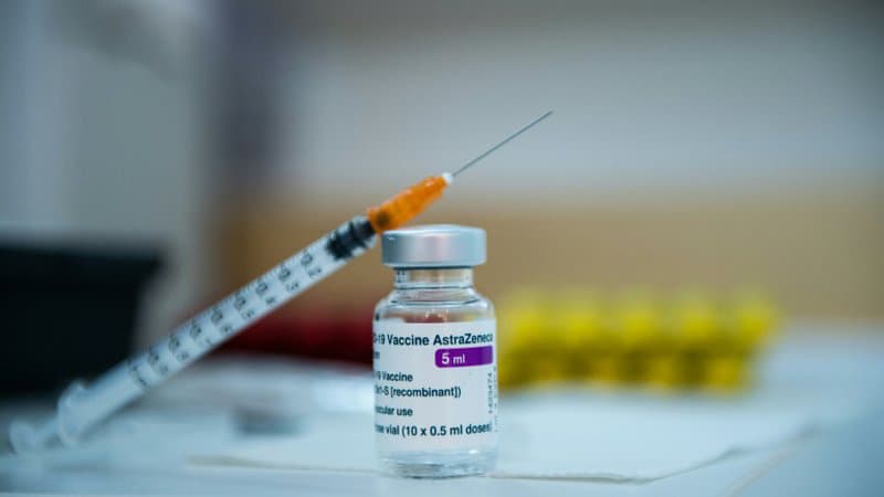La-suspension-du-vaccin-dAstraZeneca-en-France-comme-chez-ses-voisins-europeens-met-un-coup-de-frein-a-la-campagne-de-vaccination-contre-le-Covid-19-988163