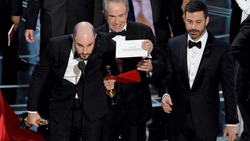 Bourde, baiser surprise, démonstration de force… les Oscars en cinq moments marquants