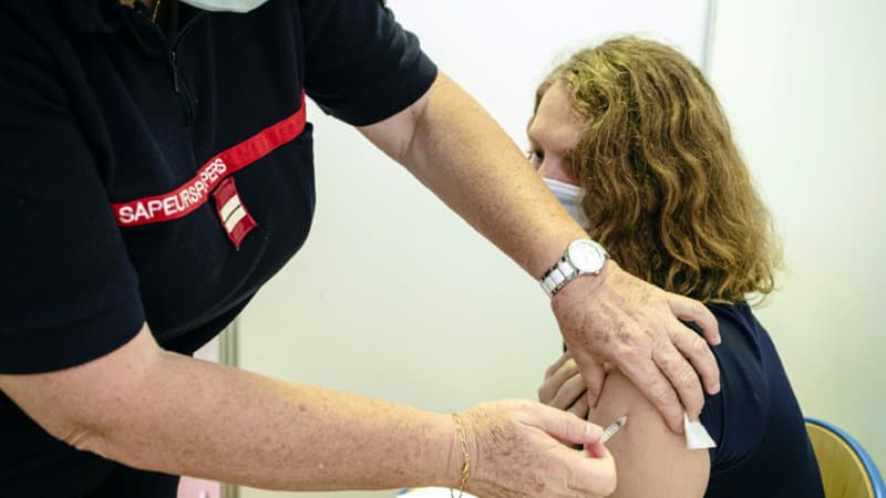 Pass sanitaire: les attestations de vaccination désormais certifiées et compatibles avec TousAntiCovid