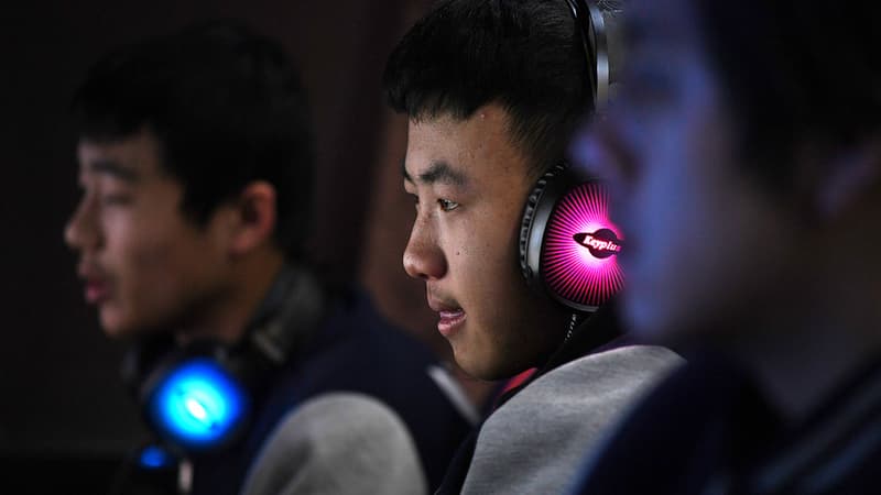 Jeux vidéo en ligne : en Chine, les mineurs n’auront plus droit qu’à trois heures par semaine