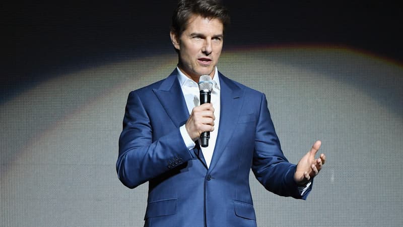 Tom Cruise suspendu à l’aile d’un avion militaire sur le tournage de “Mission:Impossible”