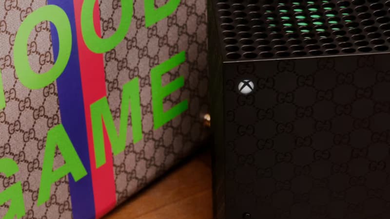 Microsoft et Gucci se sont alliés pour créer une Xbox Series X inédite, vendue 10.000 dollars