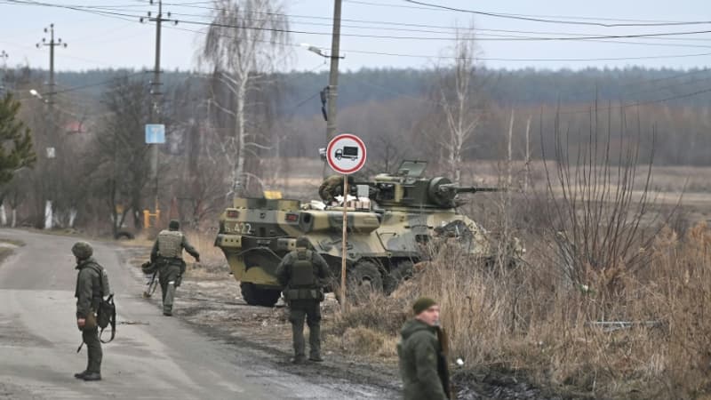 Des-soldats-ukrainiens-deployes-au-nord-ouest-de-Kiev-le-24-fevrier-2022-apres-l-invasion-russe-en-Ukraine-1356150