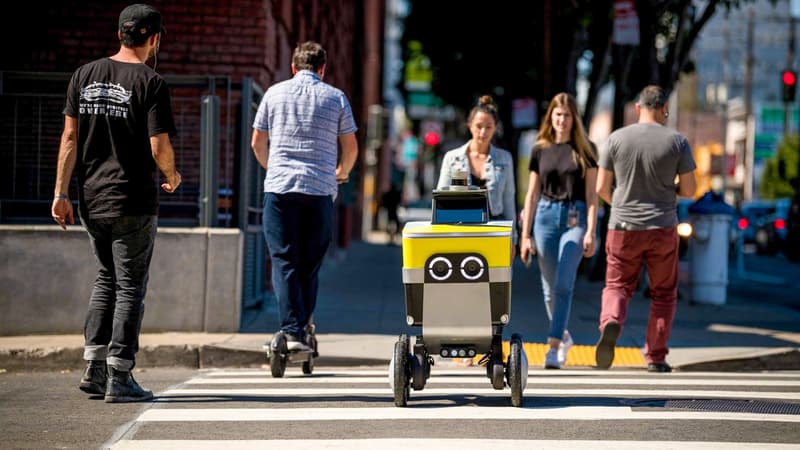 Etats-Unis: Uber Eats lance la livraison par robot et voiture autonome