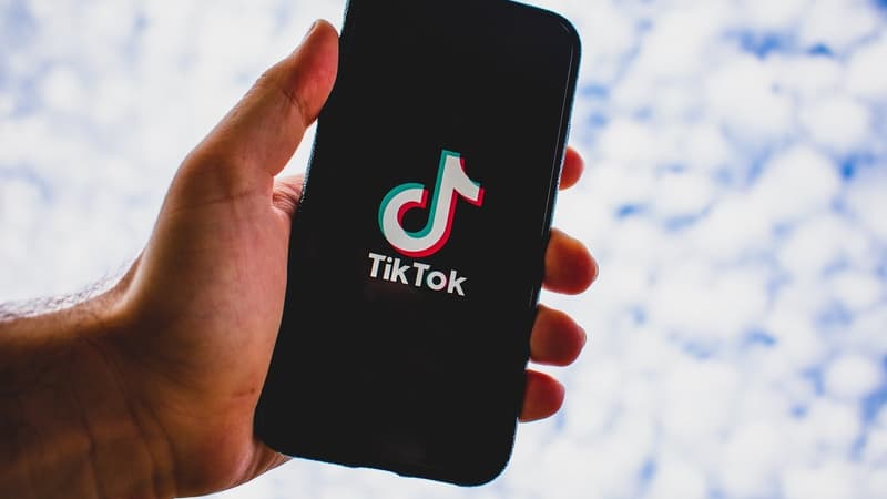 Comment TikTok va suivre les utilisateurs jusque dans leurs boutiques préférées