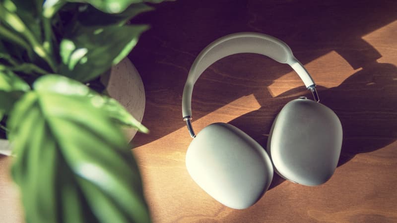 Soldes AirPods Max : le casque Apple voit son prix chuter sur ce célèbre site