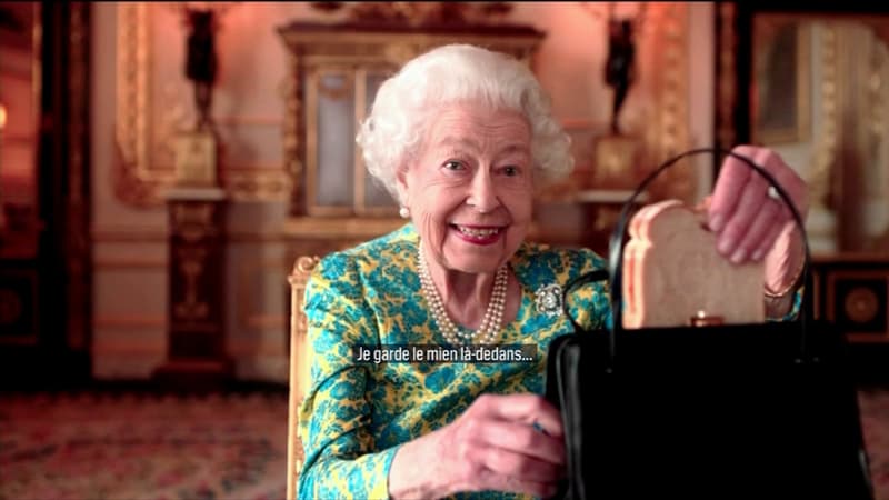 Elizabeth-II-a-partage-un-the-avec-l-ours-Paddington-dans-un-sketch-diffuse-samedi-soir-lors-de-son-jubile-1425861