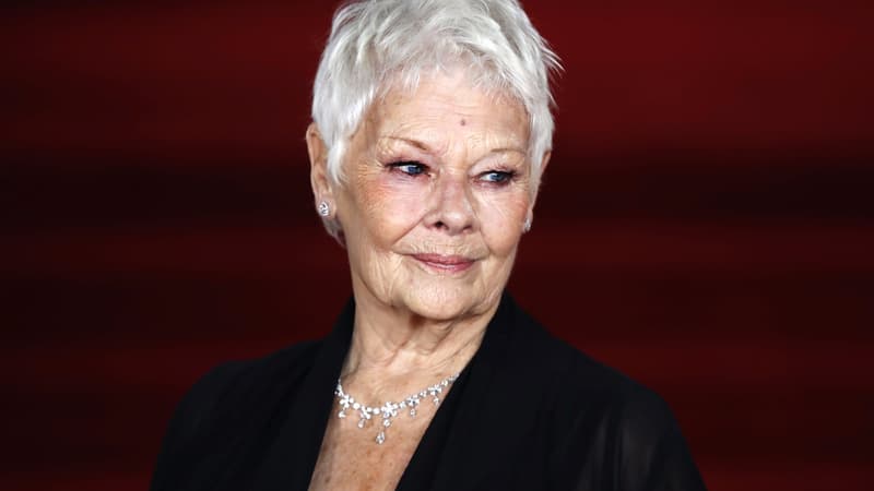 “The Crown”: Judi Dench dénonce le “sensationnalisme grossier” de la série