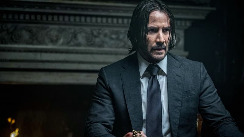 Keanu Reeves pourchassé dans les rues de Paris pour la première bande-annonce de “John Wick 4”