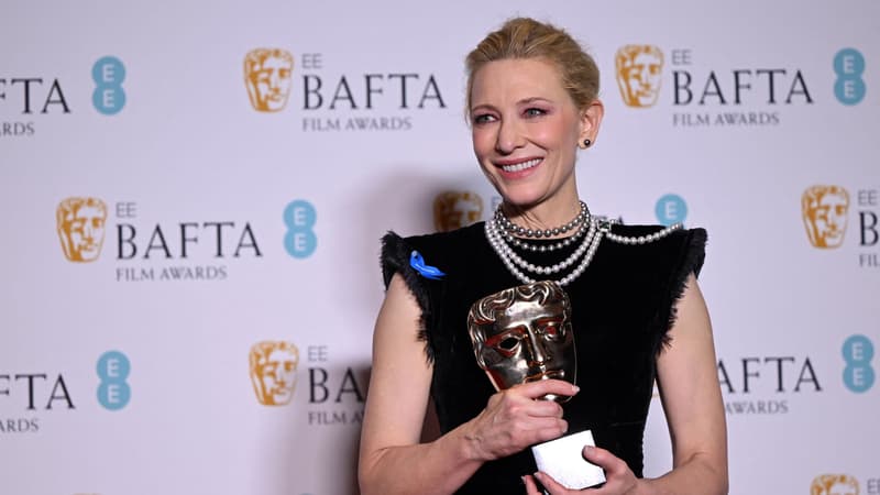 Cate-Blanchett-le-Bafta-de-la-meilleure-actrice-pour-sa-performance-dans-Tar-le-19-fevrier-2023-a-Londres-1581342
