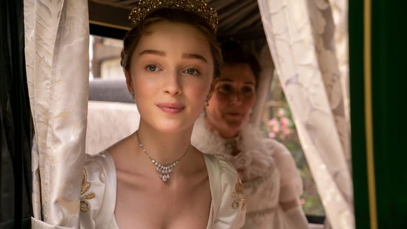 Phoebe Dynevor confirme qu’elle ne sera pas dans la saison 3 de “Bridgerton”