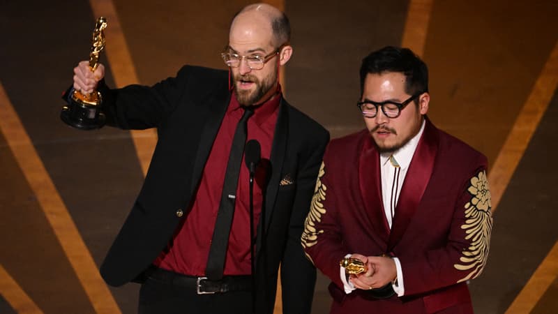 Daniel-Scheinert-et-Daniel-Kwan-remportent-l-Oscar-du-meilleur-realisateur-pour-Everything-Everywhere-All-At-Once-le-13-mars-2023-1595541-1