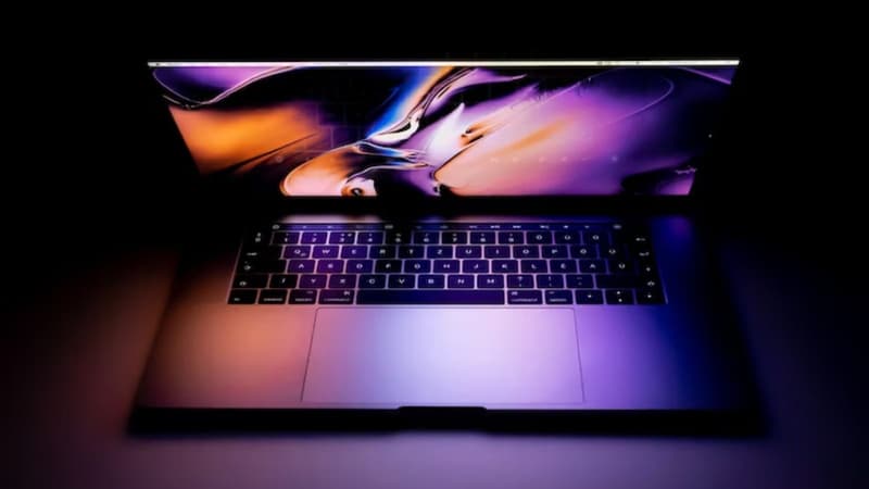 Le-MacBook-Pro-avec-Touch-Bar-revient-a-prix-hyper-avantageux-avec-cette-offre-1644200