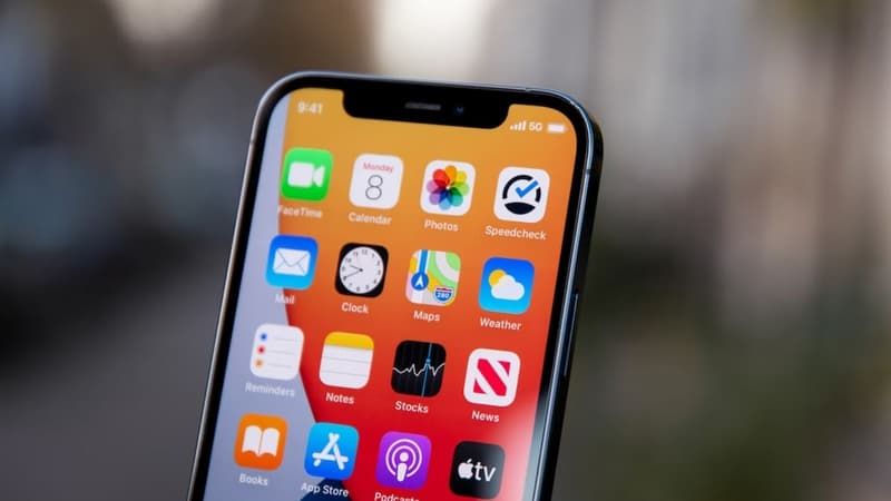 iPhone 12: Apple explique pourquoi son smartphone a dépassé les seuils d’émissions d’ondes