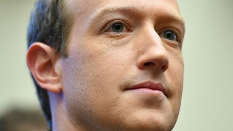 Le-patron-du-reseau-social-Mark-Zuckerberg-a-indique-que-les-comptes-Facebook-et-Instagram-de-M-Trump-etaient-bloques-jusqu-a-nouvel-ordre-1020292
