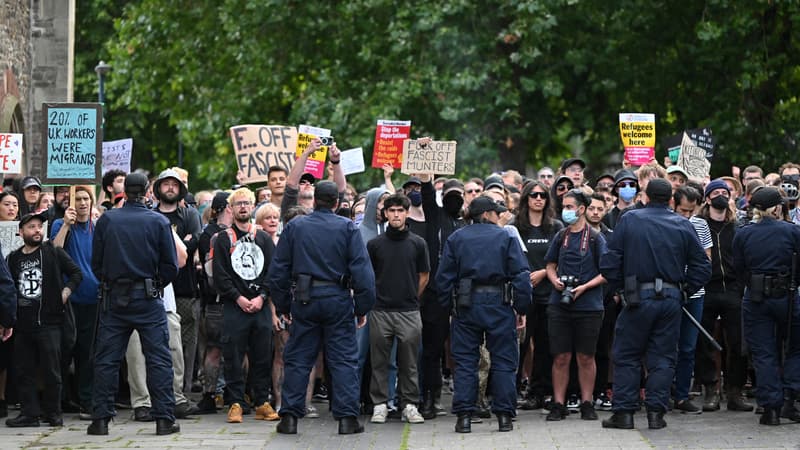 Émeutes au Royaume-Uni: peine de prison ferme pour incitation à la haine en ligne