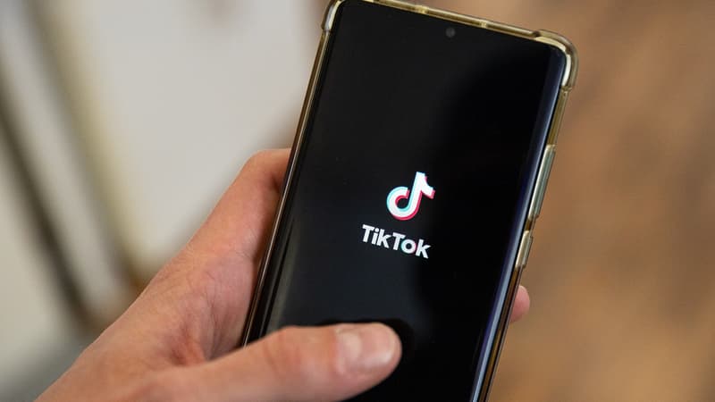 Un enfant grièvement brûlé après que sa mère a tenté de reproduire une tendance Tiktok