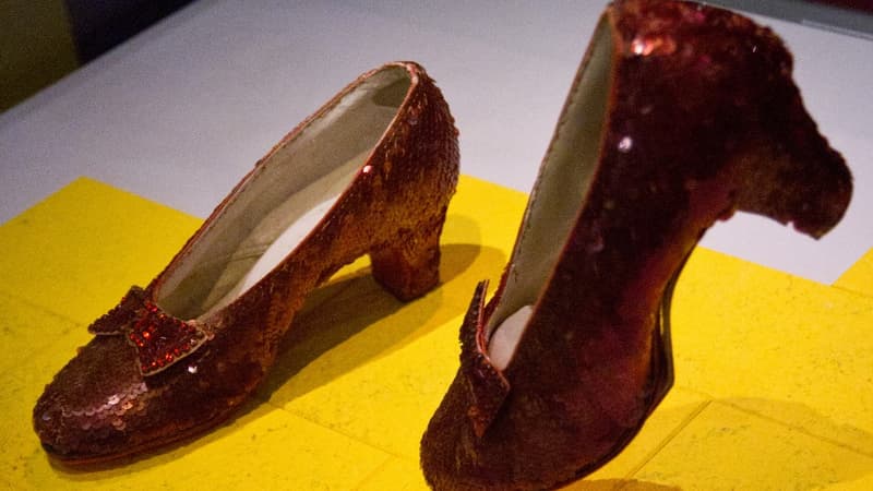 Les souliers rouges du “Magicien d’Oz” mis aux enchères