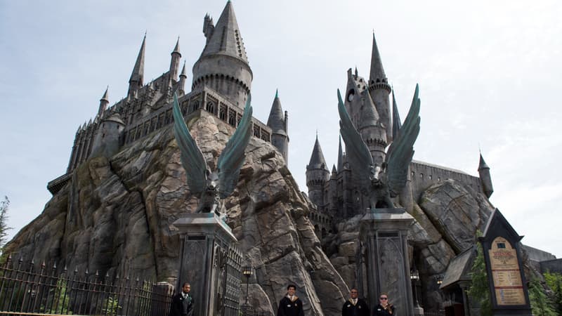 Le-chateau-de-Poudlard-du-Wizarding-World-of-Harry-Potter-a-Universal-Studios-Hollywood-en-2016-2040554