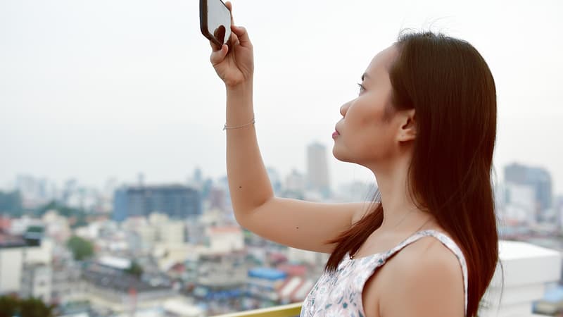 Selfie-Tinder-1521201