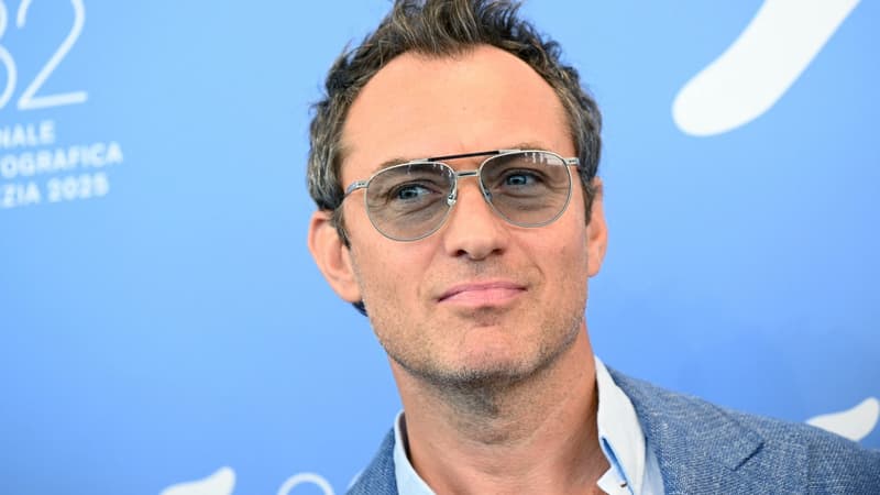L-acteur-britannique-Jude-Law-assiste-a-la-seance-photo-du-film-Le-Mage-du-Kremlin-presente-en-competition-au-82e-Festival-international-du-film-de-Venise-le-31-aout-2025-2129711