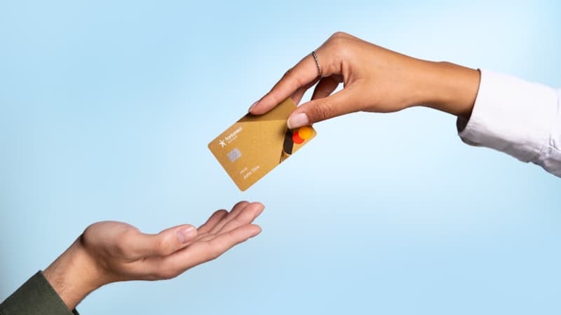 Vous hésitez à ouvrir un compte bancaire en ligne ? 250 euros offerts avec cet acteur