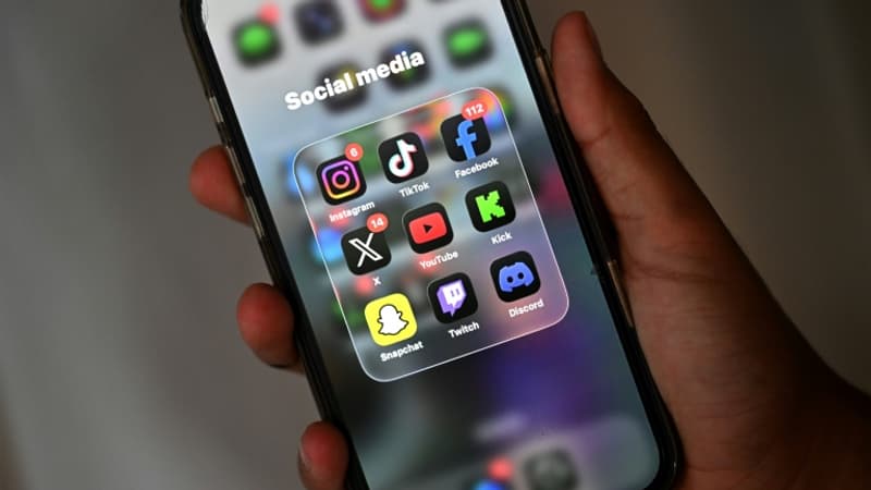 Interdiction des réseaux sociaux aux moins de 15 ans: le casse-tête juridique français face à la compétence exclusive de l’Union européenne