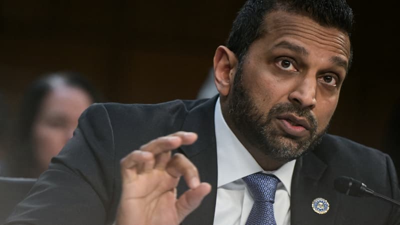 Le directeur du FBI reconnaît acheter des données de localisation des Américains, un “contournement scandaleux” de la Constitution qui prouve le besoin de protéger les libertés essentielles