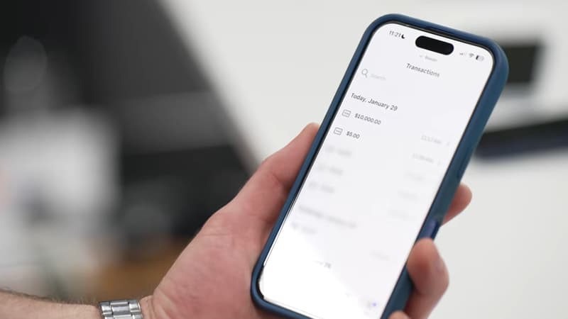 Comment cette faille de sécurité, qui repose sur l’utilisation d’un iPhone et d’une carte Visa dans Apple Pay, a permis de voler 10.000 dollars au youtubeur Marques Brownlee, sans qu’il ne puisse rien y faire