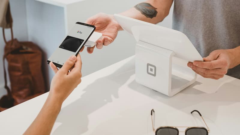 Pourquoi des tonnes de français quittent les banques classiques pour Fortuneo ?