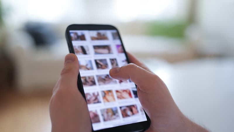 Testicules et réseaux sociaux, c’est quoi le ballmaxxing, cette nouvelle tendance viriliste? Sans doute exactement ce que vous craignez…