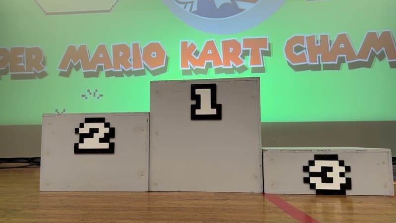 “On ne s’en lasse pas”: les championnats du monde du monde de “Super Mario Kart” ont lieu en ce moment en Normandie et rassemblent les meilleurs joueurs du jeu Super Nes