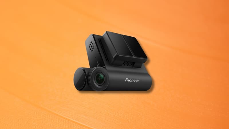 Comment surveiller la route en voiture ? Cette dashcam Pioneer pourrait être la réponse chez Norauto