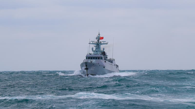 Un-navire-chinois-participe-a-la-39e-patrouille-conjointe-des-marines-chinoise-et-vietnamienne-dans-le-golfe-de-Beibu-le-19-novembre-2025-photo-d-illustration-2329884