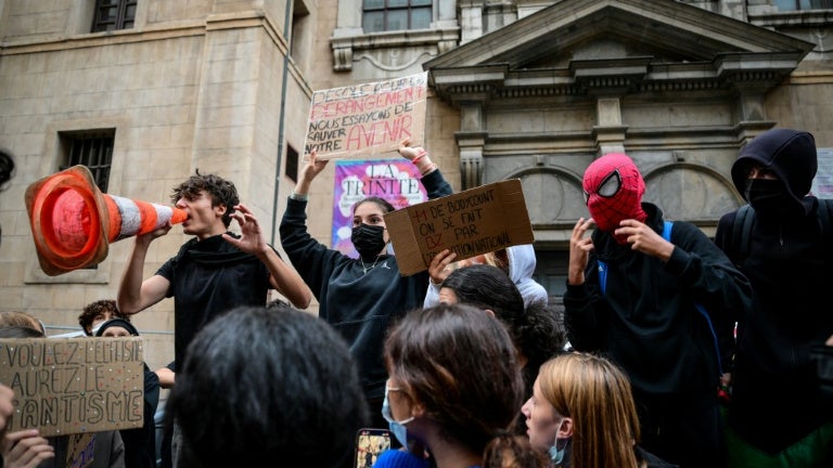 “C’est la bande-son des blocus”: d’où vient “No Title”, le morceau devenu viral sur les réseaux sociaux grâce au mouvement lycéen?