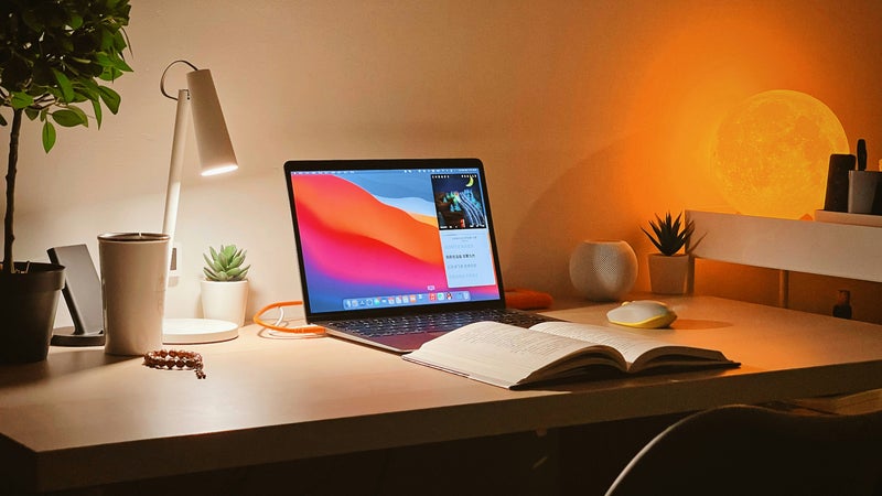Son prix passe de 1 229 à 862 € : voici le MacBook Air dernière génération qui s’écoule par conteneurs ce samedi